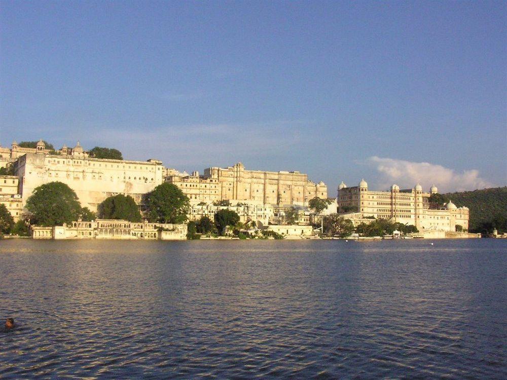 Shiv Niwas Palace By Hrh Group Of Hotels Udajpur Zewnętrze zdjęcie